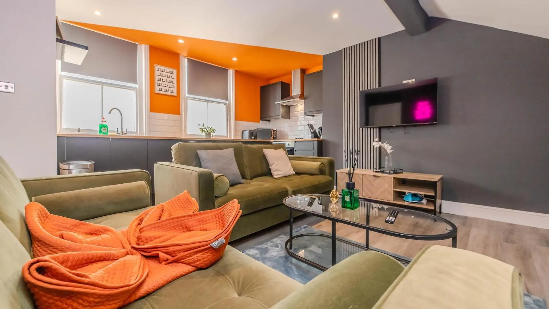 ברייטון Luxe 2-Bedroom With Free Parking