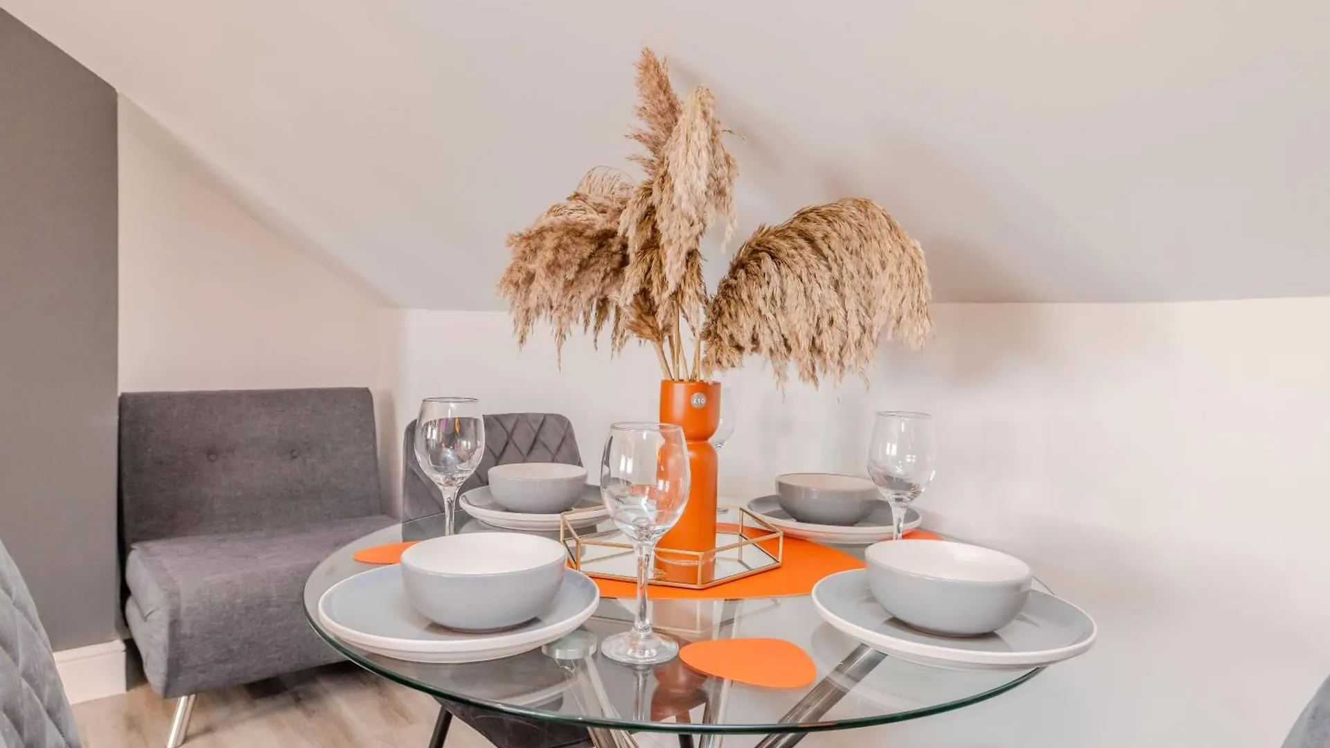 ברייטון Luxe 2-Bedroom With Free Parking